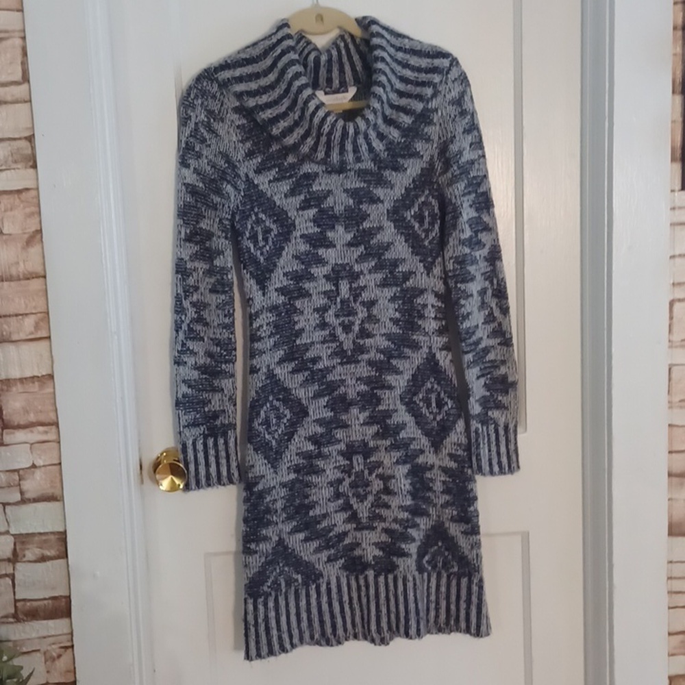 Charming Charlie sweater dress women's size medium